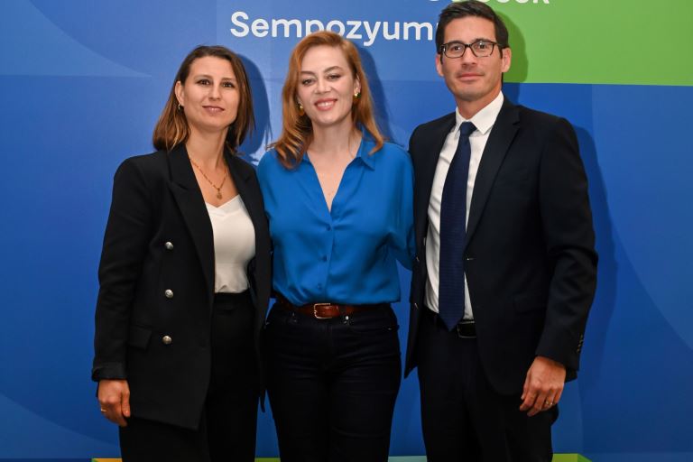 Başarılı Oyuncu Demet Evgar, 3. Tarımda Pozitif Gelecek Sempozyumu’na Katıldı Başarılı Oyuncu Demet Evgar, 3. Tarımda Pozitif Gelecek Sempozyumu’na Katıldı